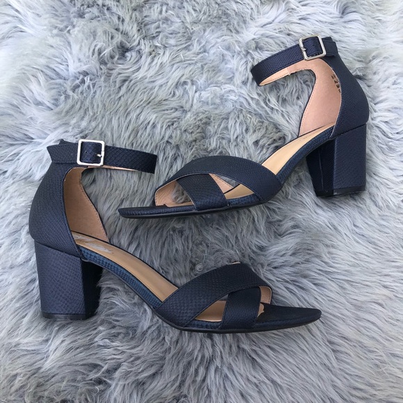 white mountain navy sandals